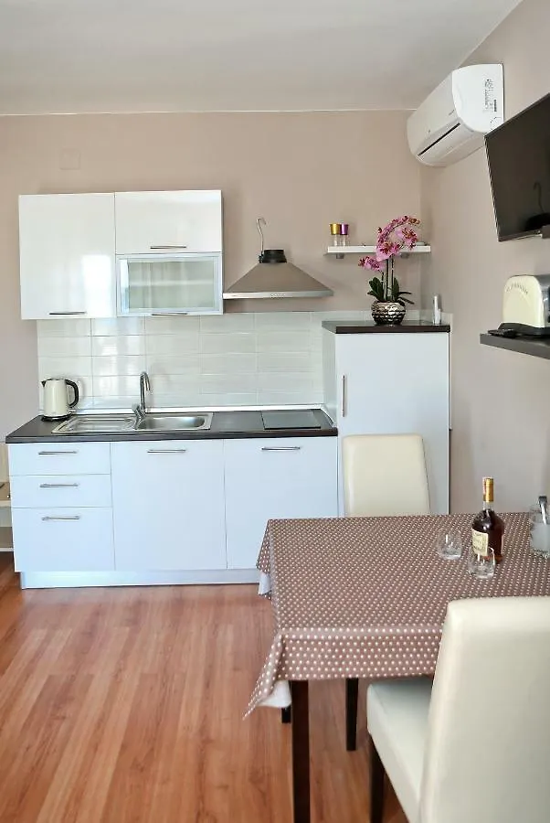 Apartments Side Adriatic Ljubač