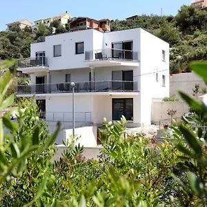 apartmani-tokla.hotels-in-trogir.com/